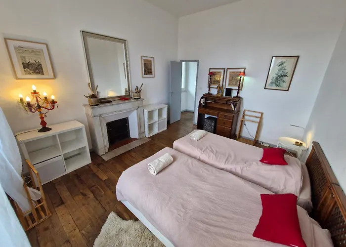 VILLA BELVEDERE D\'AJACCIO, VILLA ENTIERE VUE MER POUR 2 à 10 VOYAGEURS