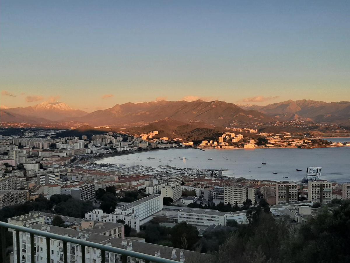 Villa Belvedere D'ajaccio, Entiere Vue Pour 2 à 10 Voyageurs *