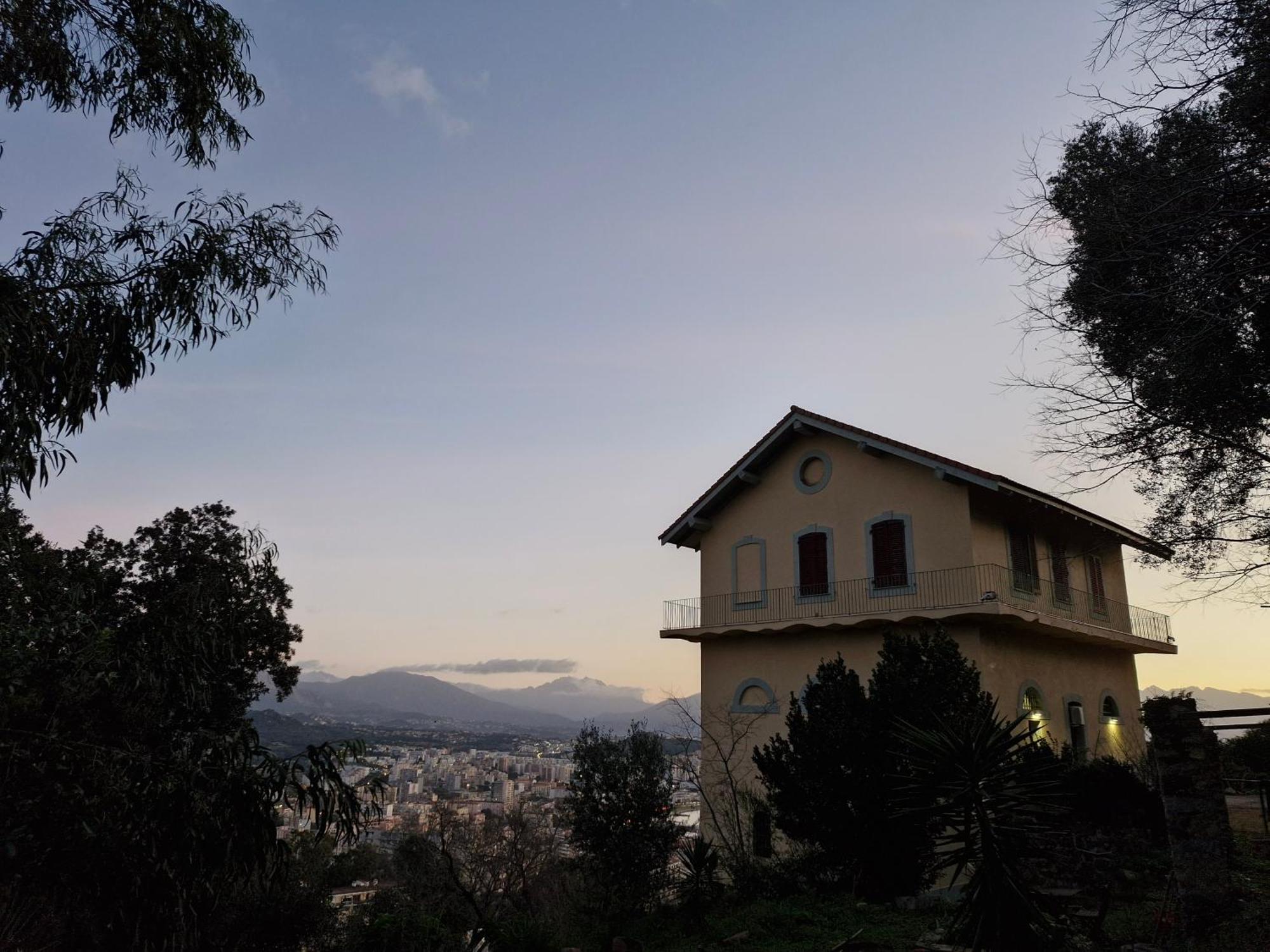 Villa Belvedere D'ajaccio, Entiere Vue Pour 2 à 10 Voyageurs